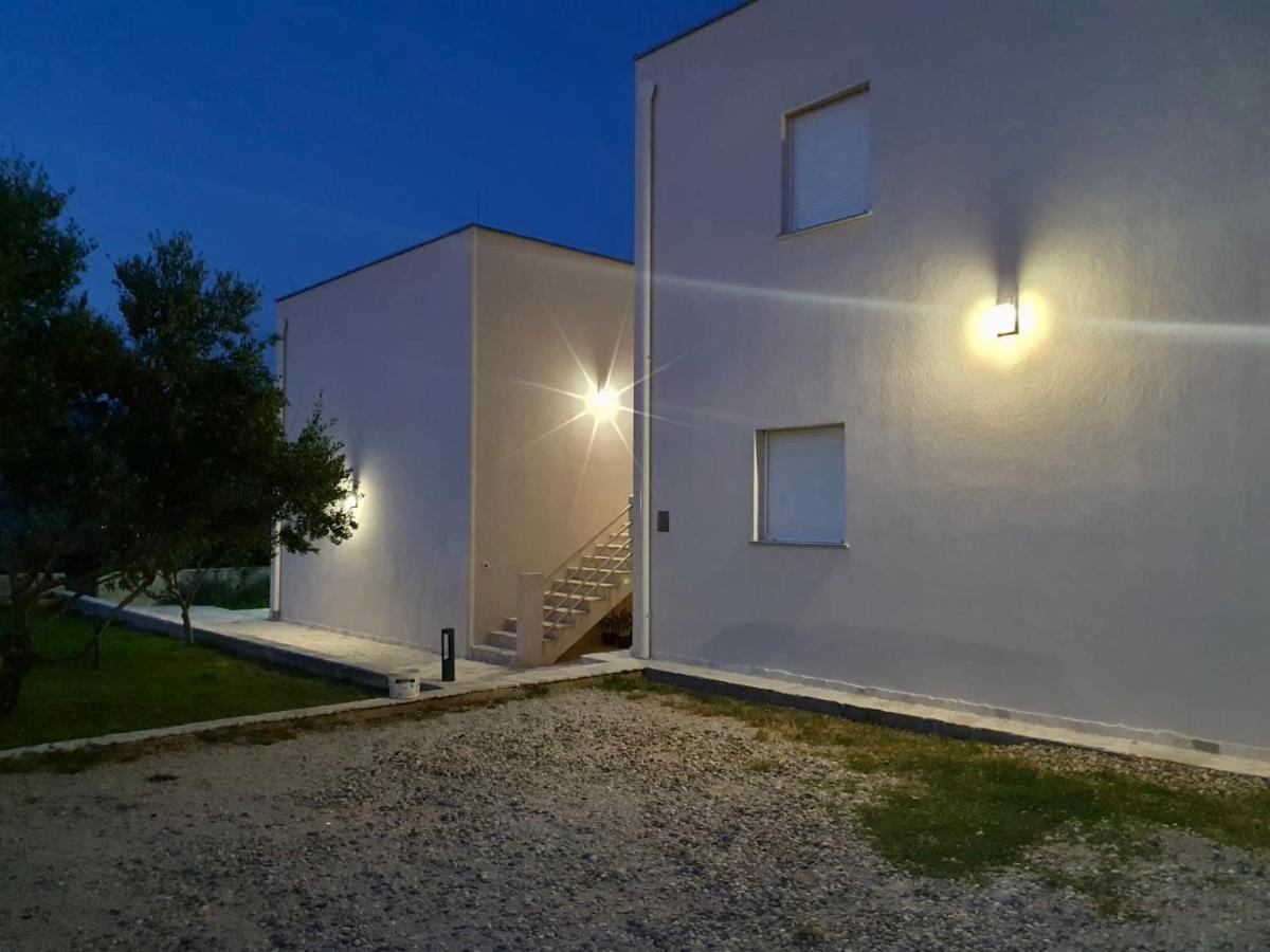 Apartman Petar Ražanac Екстериор снимка