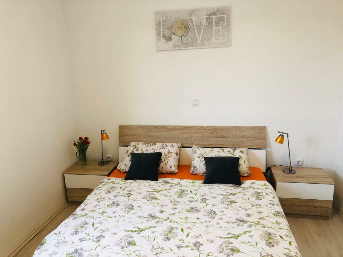 Apartman Petar Ražanac Екстериор снимка